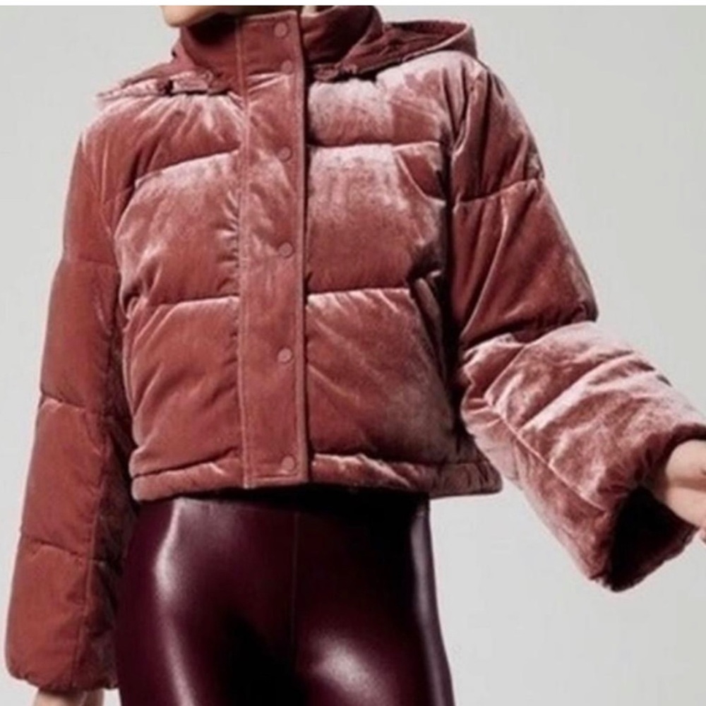 ALO Velvet Hooded Jacket Cropped Puffer Coat